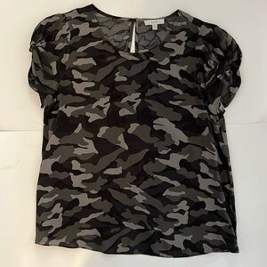 JOIE Camouflage Green Brown Top Short Sleeve Size XS